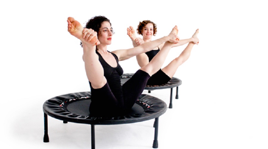 exercices abdos avec Mini trampoline